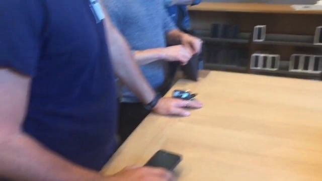 Первое впечатление iPhone 7 - iPhone 7 Plus и мини обзор новой Tesla S ??????? смотреть онлайн