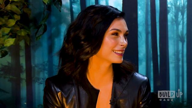 Camp Confessions with Morena Baccarin & Shannon Coffey смотреть онлайн