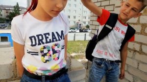 Жестьььь При съёмках ударила в пах,!!!