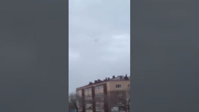 Стая птиц рисует в небе! смотреть онлайн