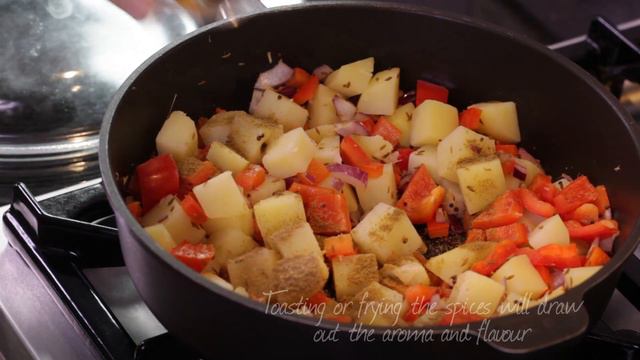 Slimming World onion bhaji, syn free saag aloo and syn free chicken tikka masala recipes смотреть онлайн