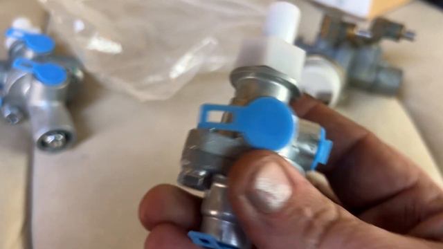 What Was In This Air Compressor? Air Brake Air Compressor Passing Oil And Leaking Air.