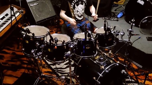 AKG D440 Dynamic Microphone Shootout | Wildboar studio смотреть онлайн