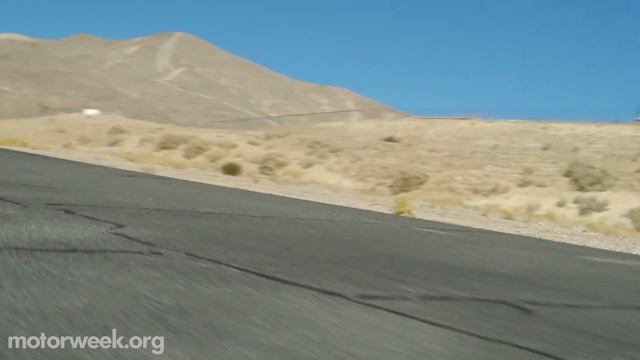 2022 Porsche Taycan GTS Sedan | MotorWeek First Drive смотреть онлайн