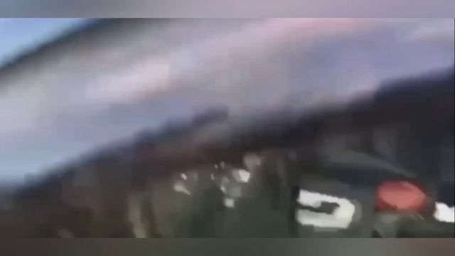 Водитель из Брянской области словил лом прямо в лобовое стекло от фуры со встречки.