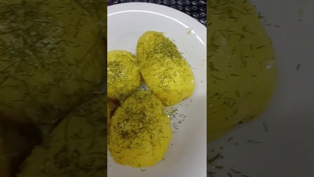 Картофель в мундире с селëдкой!!!#ужин #картофель #селёдка#кулинария #кулинар #кулинарный_канал смотреть онлайн