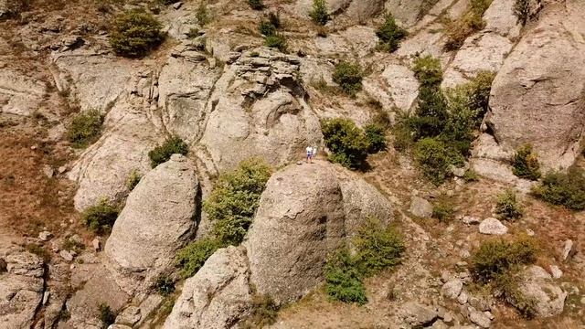 Демерджи-яйла "Долина Привидений" (аэросъемка) смотреть онлайн