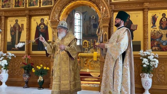 Митрополит Агафангел совершил Божественную литургию в Свято-Успенском монастыре смотреть онлайн