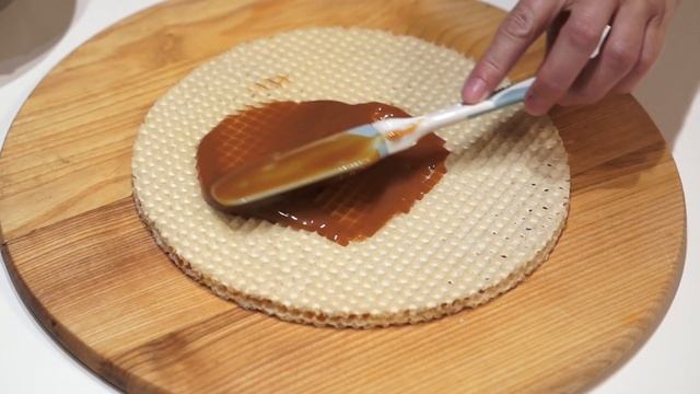 Вафельный торт с варёной сгущёнкой. Как сварить сгущёнку. смотреть онлайн