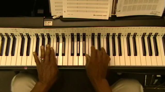 How To Play Rolling In The Deep Adele On Piano tutorial Part 3 Chorus EEMusicLIVE смотреть онлайн