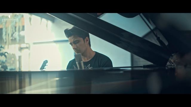 Ali Zafar | Pehli Si Muhabbat | Unplugged | Official Video смотреть онлайн