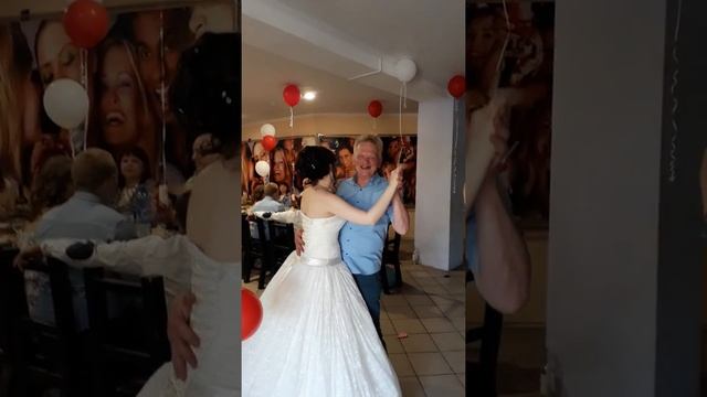 Пригласи Отца на Белый танец смотреть онлайн