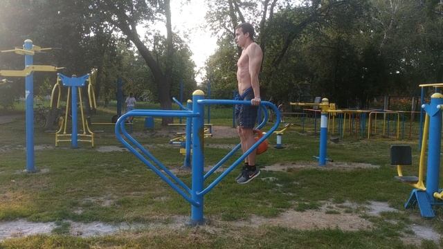 Отжимания на брусьях с дополнительным отягощением №6 (гиря 24 кг) смотреть онлайн