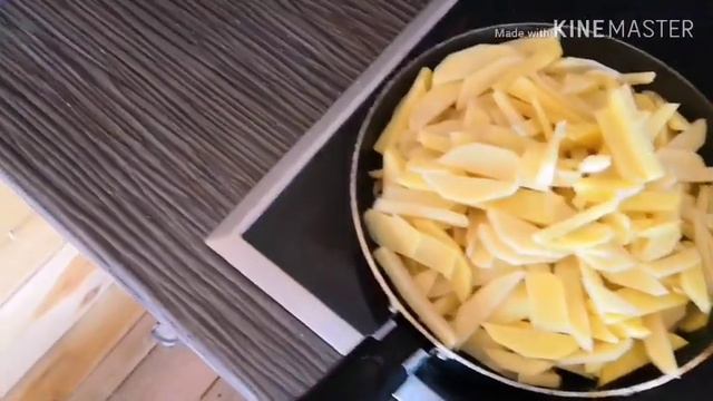 жарим кортоху, завтрак на даче. смотреть онлайн