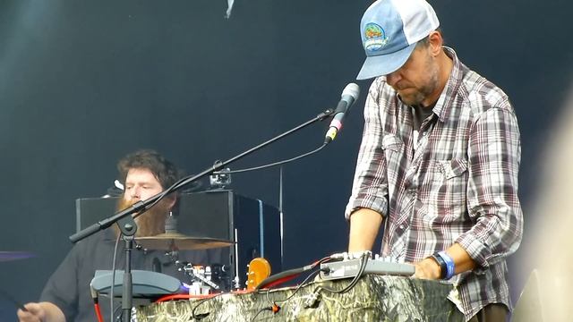 Grandaddy - He's Simple, He's Dumb, He's The Pilot @ Rock En Seine 2012 смотреть онлайн