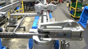 Гибка рамки из квадратной мебельной трубы 15х15 мм на автоматическом трубогибе MASTER.3X