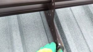 Монтаж снегозадержателя, покраска оцинкованной крыши