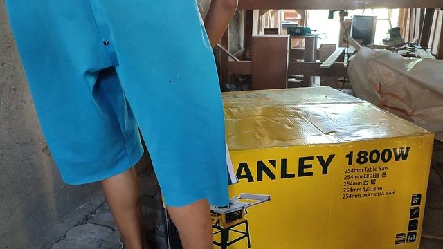 unboxing table saw stanley sst1801 смотреть онлайн