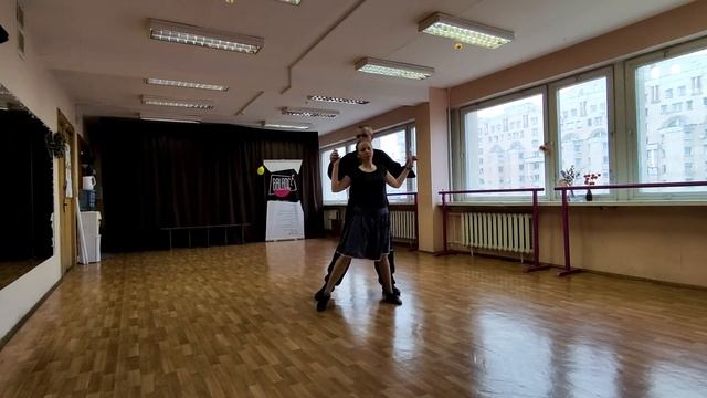 Dips & Supports. The Cross-step waltz demo (кросс-степ вальс). смотреть онлайн