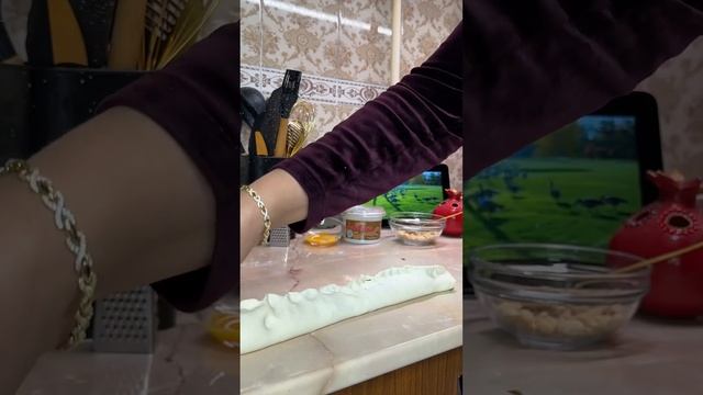 Слойка с варенной сгущенкой Лакомка