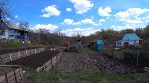 культивирую  на склоне мотоблоком Хускварна  HusqvarnaTF338