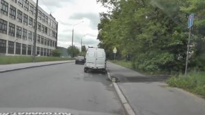 Развороты на Дороге с двумя полосами и прилегающие территории