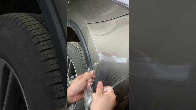 Защитила ли пленка Toyota RAV 4 от столбика #Shorts