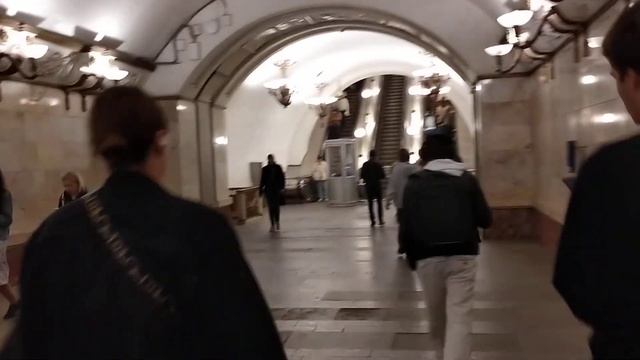 Станция метро (Арбатская) городе Москве. смотреть онлайн