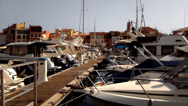 Отдых у моря 🍉🍨🍹. Город Мартиг, Набережная в центр города, 📸 ⛲⛵ яхты. Французская Ривьера/Martigues смотреть онлайн