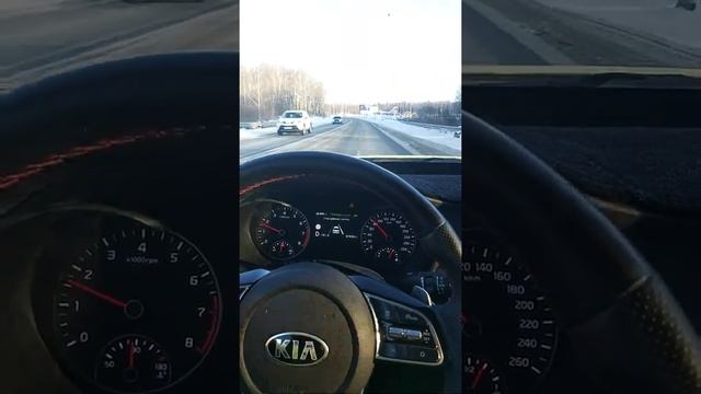 удержание в полосе с плохой разметкой kia optima lkas смотреть онлайн