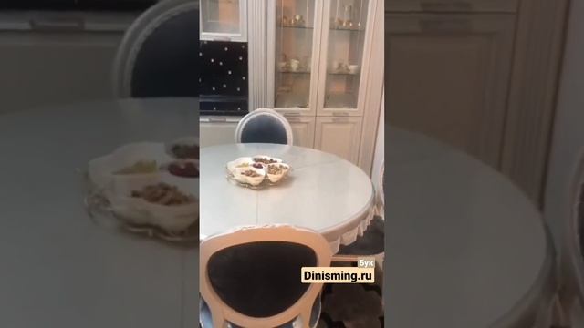 Столы и стулья в классическом стиле для кухни и гостиной под заказ #классика #кухня #интерьер смотреть онлайн