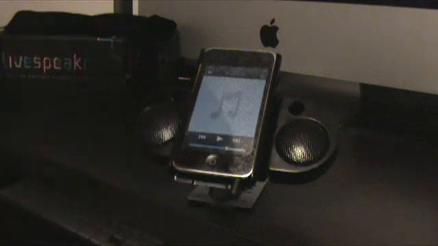 LiveSpeakr For iPod Touch/iPhone Review смотреть онлайн