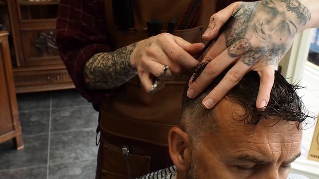 A Classic Hairstyle: The Messy Crew Cut смотреть онлайн