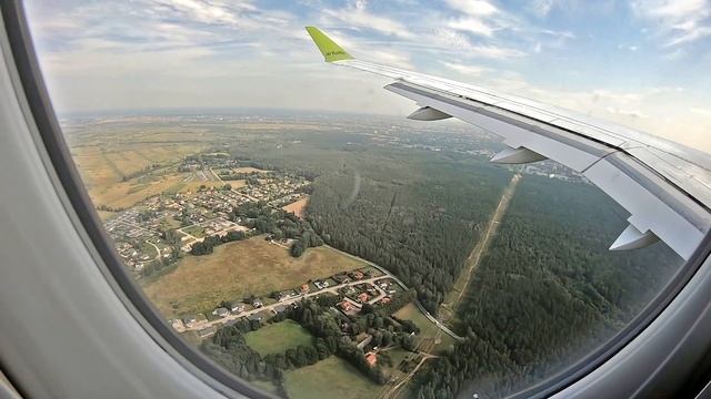 Подлетаем к аэропорту "Рига" смотреть онлайн