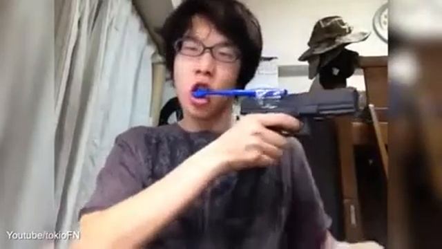 ЮМОР | Смотри Чем Он Чистит Зубы! смотреть онлайн