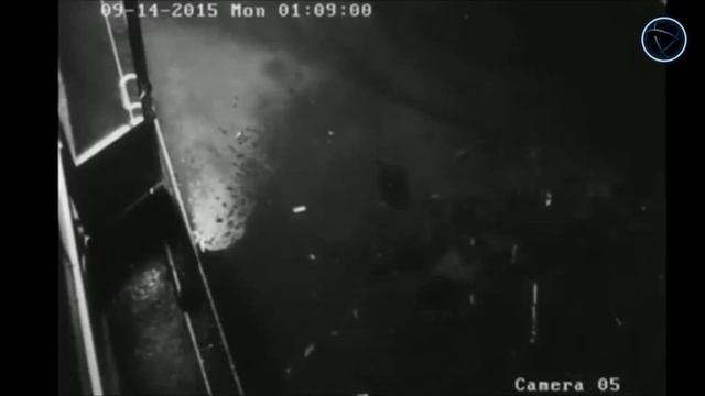 СТРАШНОЕ СУЩЕСТВО НАПАЛО НА ЛЮДЕЙ / АРХИВНАЯ ЗАПИСЬ С КАМЕРЫ ВИДЕОНАБЛЮДЕНИЯ смотреть онлайн