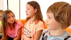 Лучшие подружки на вечеринке. Видео для девочек