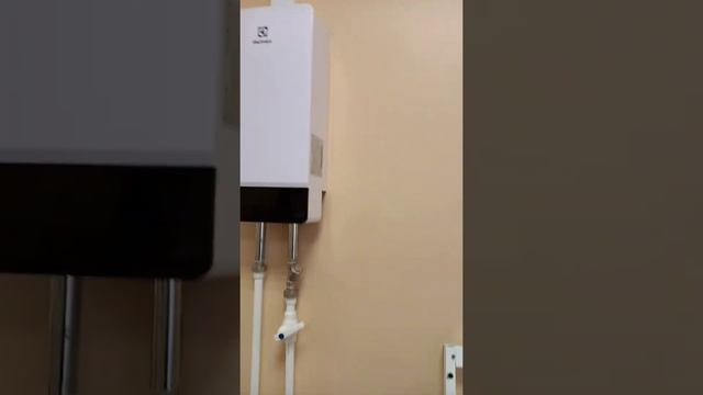Проточный водонагреватель Electrolux sensomatic Pro 18-24 смотреть онлайн