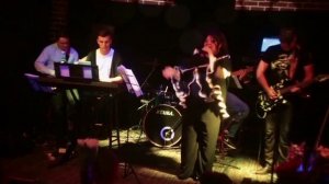 Ирина Ежова - Зайчики солнечные (Live)