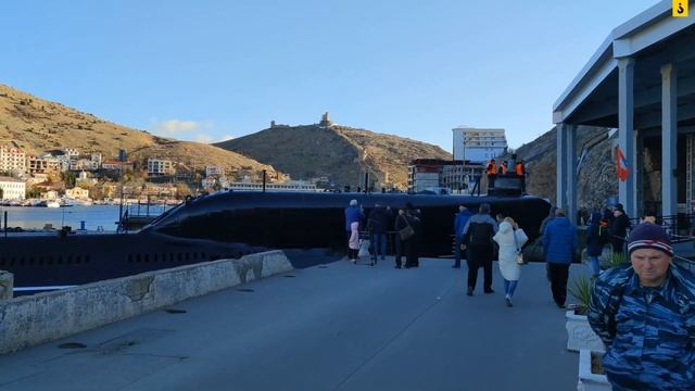 Подводная лодка ПЗС 50 заходит в канал Балаклавского подземного музейного комплекса смотреть онлайн