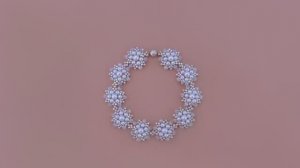 Браслет из бисера “Снежный кристалл” и кольцо из бисера с хрустальными бусинами и жемчугом.