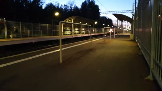 Электровоз ЧС200-003 с поездом Невский Экспресс Санкт-Петербург-Московский - Москва-Пассажирская смотреть онлайн