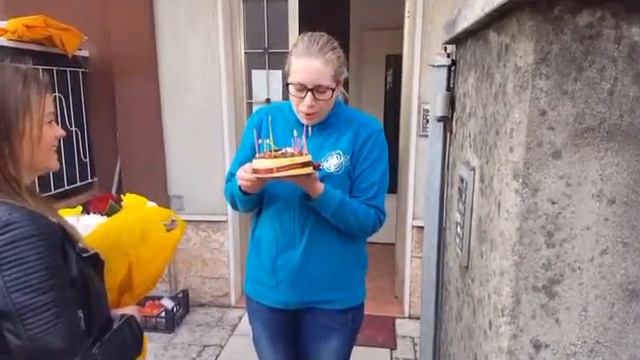 Сюрприз лучшей подружки ♡ смотреть онлайн