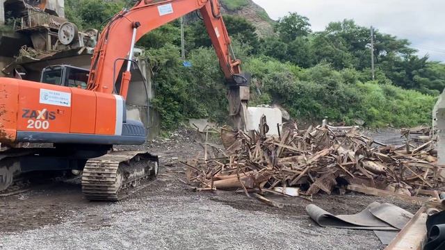 HITACHI ZX200-3 смотреть онлайн