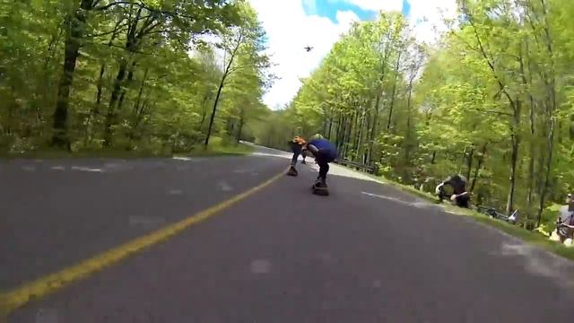 Spivo Ripping Down The Mountain on Longboards 1 смотреть онлайн