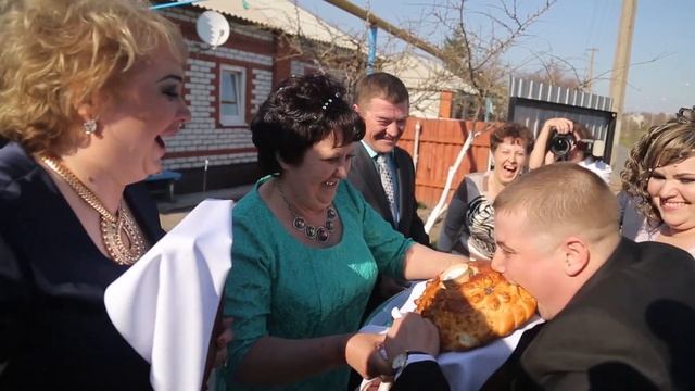 Свадебные обычаи при встрече молодожёнов смотреть онлайн