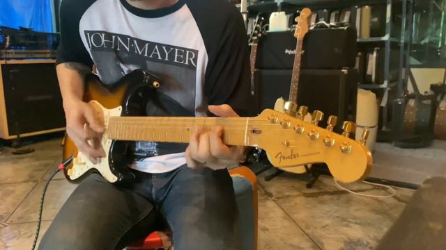 Fender American Deluxe 50th Anniversary Yamano 2004 Sunburst | Demo смотреть онлайн