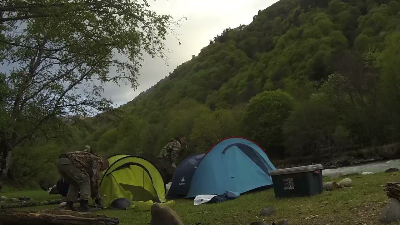 Сборка лагеря на Большой Лабе