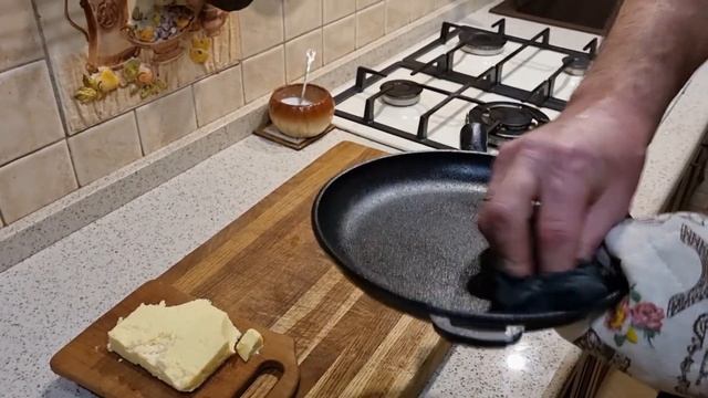 1. Как прокалить новую чугунную сковородку перед использованием. Обжиг смотреть онлайн