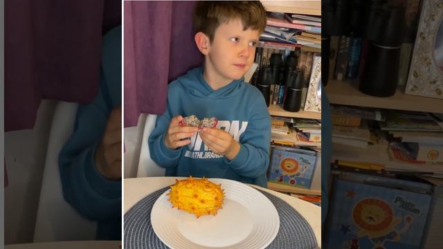 Пробуем экзотические фрукты с игрой в кальмара/Гранадилла/питахайя/кивано / игра в кальмара. смотреть онлайн